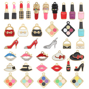 Breloques de maquillage girly : lèvres, rouge à lèvres, flacon de parfum, pour bijoux DIY, breloques en métal émaillé coloré pour chaussures à talons hauts et sacs à main - Product Image 2