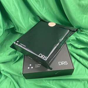 Cajas de Envío Ecológicas Impresas en Plata sobre Negro - Cajas de Cartón Corrugado Negro Mate Personalizadas para Tecnología y Ropa - Product Image 3