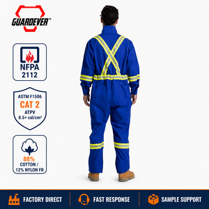 Combinaison ignifuge GUARDEVER 88/12 en coton et nylon, conforme à la norme NFPA 2112, classe 2, avec bandes réfléchissantes sur le dos, résistante aux flammes, pour travaux en milieu pétrolier - Product Image 2