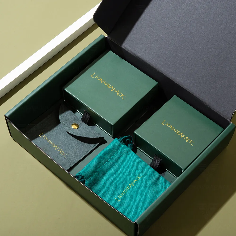 Lionwrapack Conjunto de caixa de joias com logotipo personalizado, caixa de papelão ondulado ecológica, embalagem com estojo para joias, bolsa para joias