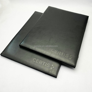 Carpeta de Certificados A4 de Cuero PU Negro con Logotipo Personalizado en Relieve, Porta Certificados de Cuero Sintético Personalizado - Product Image 6