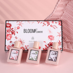 <span class=keywords><strong>Parfum</strong></span> pour femme Huayue Blooms Flowers, <span class=keywords><strong>parfum</strong></span> durable, populaire en diffusion en direct, vente en gros - Product Image 1