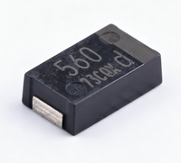 Composant électronique passif électrolytique en aluminium à montage en surface EEFGX0D561R en stock