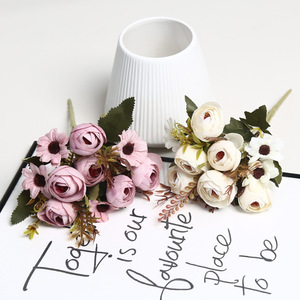 Bouquet de roses artificielles Lichao, fleurs en soie plastique, toucher réel, décoration de mariage, décoration de la maison, accessoires de photographie en extérieur - Product Image 3