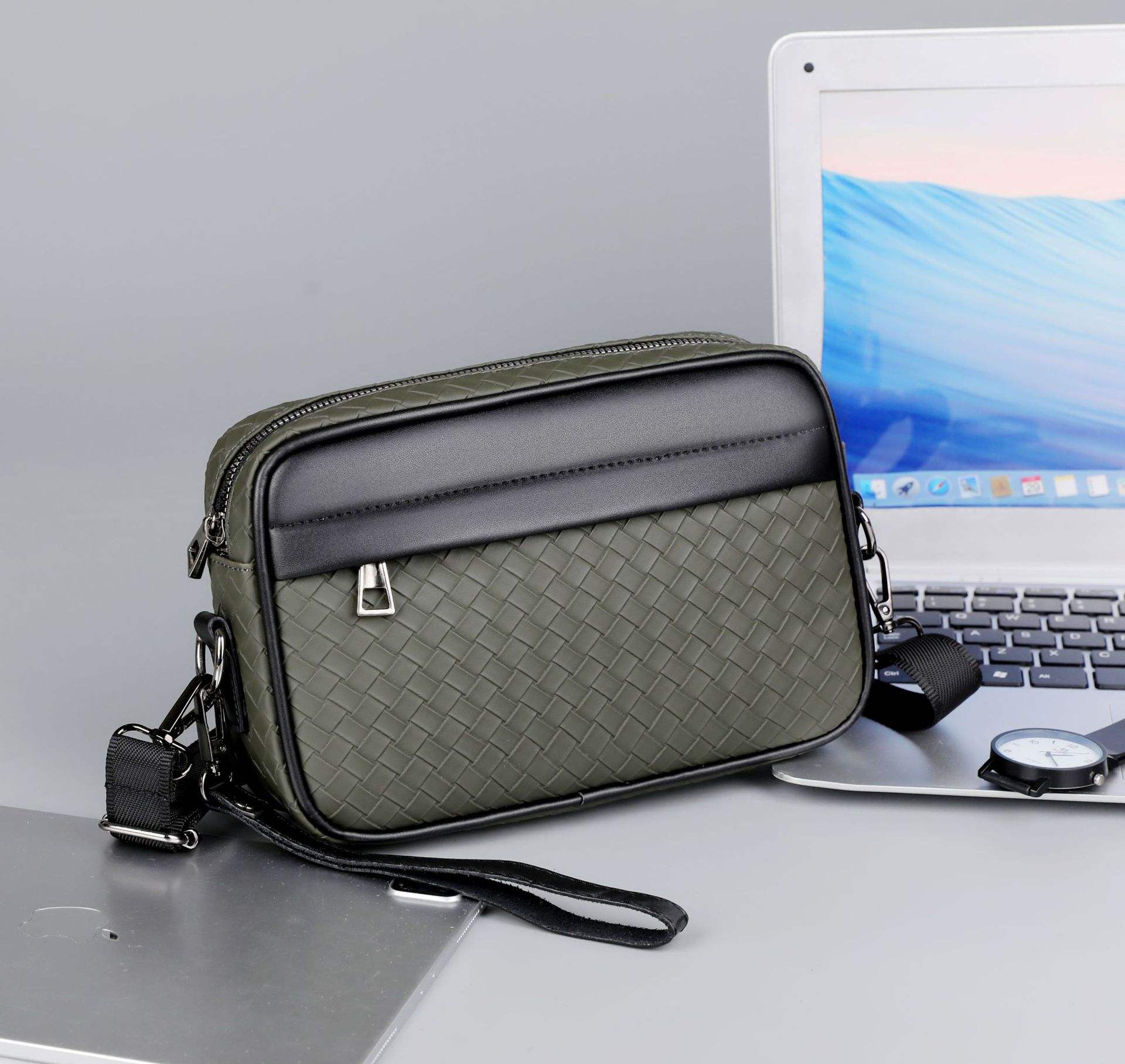 สีเขียว