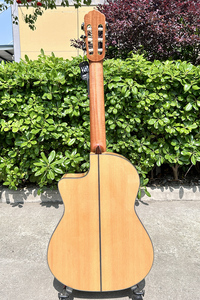 Guitarra Flamenca Eléctrica Aiersi de Alta Gama con Cuerdas de Nailon, Totalmente Sólida y con Cutaway - Product Image 2