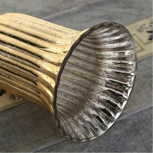 Vaso della decorazione della casa del Metallo placcato di Rame Italia Contorno vaso di fiore di Vetro - Product Image 2