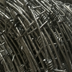 รั้วลวดหนามเหล็ก/เหล็กกล้าชุบสังกะสีแบบจุ่มร้อน ขนาดเส้นผ่านศูนย์กลาง 2 มม. ผลิตตามสั่งจากโรงงาน ได้รับการรับรองมาตรฐาน CE สำหรับพื้นที่หญ้าแบบม้วน - Product Image 1