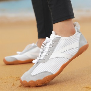 Chaussures décontractées en maille à lacets, bout rond, semelle extérieure en caoutchouc respirante, toutes saisons, chaussures de sport unisexes - Product Image 2
