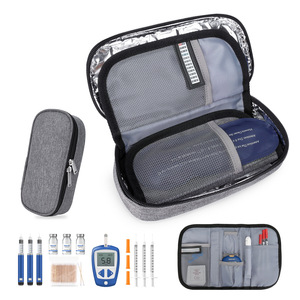 Sac isotherme gris portable pour le transport de médicaments et d'aliments en voyage - Product Image 2