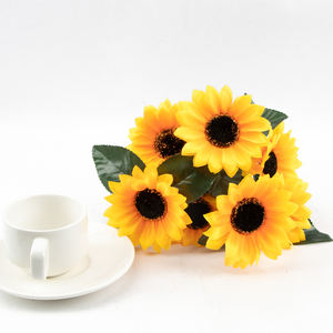Haute Qualité En Gros Décoration De Mariage Tournesols Artificiels Tige 7 Têtes De Tournesol Artificiel Mini Bouquet - Product Image 5