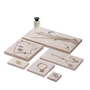 Bellissimo vassoio di espositore per gioielli in marmo di resina di pietra minimalista - Product Image 2
