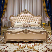Lit double avec cadre en bois massif de chêne de style européen, coffre de rangement haut et revêtement en cuir de vachette, pour chambre principale de villa de luxe