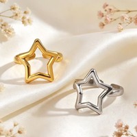 Anillo de Estrella Hueca con Contorno Abierto y Borde Liso, Chapado en Tono Dorado, Acero Inoxidable, Resistente al Agua