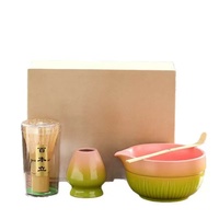 Nouvelle boîte cadeau de matcha tendance comprenant un bol en céramique, un support pour chasen, un fouet en bambou, une cuillère à thé, un tamis en métal, 4 outils
