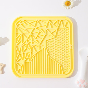 Juegos de alimentación ecológicos para perros y gatos, ODM/OEM, productos de silicona para mascotas, tapete de comedor con cinturón de sujeción, platos para mascotas con ventosa. - Product Image 5