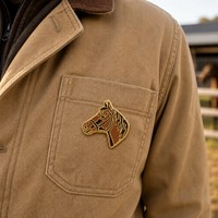 Broche personnalisée en émail doré tête de cheval pour club d'équitation, pour chapeau, sac, cadeau pour membre, souvenir, OEM