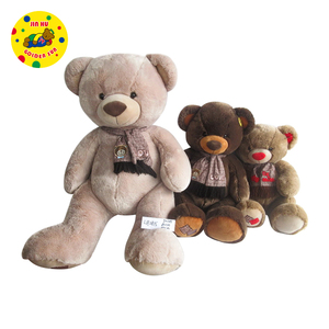 Grand ourson en peluche de 60cm à 180cm de fabrication chinoise pour anniversaire ou fête des mères personnalisable ODM/OEM - Product Image 2