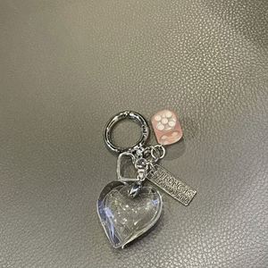 Porte-clés mousqueton en métal écologique avec grand cœur rouge perlé, design de niche, pendentif haut de gamme pour voiture et sac, accessoires tendance - Product Image 4