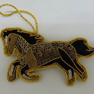 Decoraciones de lujo Adornos colgantes decorativos de Navidad Decoraciones para árboles de Navidad de lujo Bordado a mano Caballo corriendo - Product Image 1