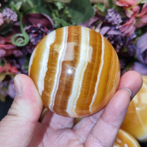 Sfera di Calcite Gialla <span class=keywords><strong>Arancione</strong></span> di Alta Qualità dall'Islanda, Cristalli Striati per la Guarigione - Product Image 2