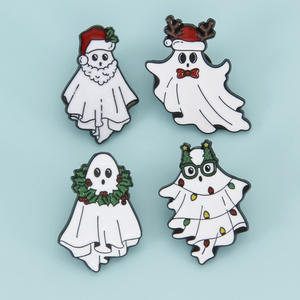 YINI Broche de solapa de aleación de zinc grabado con fantasma de dibujos animados de Halloween y Navidad, insignia de esmalte dorado suave para hombre y mujer - Product Image 4