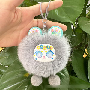 Colgante de Piel de Zorro Auténtica de Origen Ético con Variación de Color Natural para Boutiques y Grandes Tiendas - Product Image 3