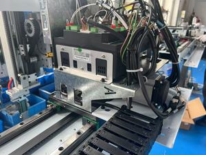 在塑料注射成型机中使用LBDS5-axis伺服驱动的铰接臂来处理和定位零件。 - Product Image 4