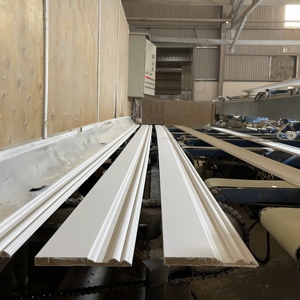 Traditional Building Decor Molding Baseboard Wall White <b>Primed</b> Durable Eco-Friendly Baseboard Mould - Product Image 3