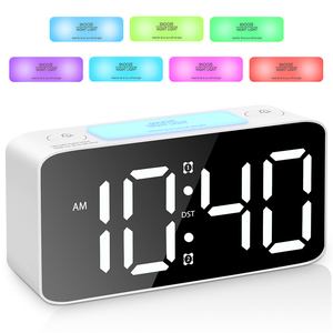 <span class=keywords><strong>Sveglia</strong></span> digitale a LED RGB con luce notturna Snooze <span class=keywords><strong>2</strong></span> porte per caricabatterie USB <span class=keywords><strong>sveglia</strong></span> da tavolo per l'arredamento della camera da letto - Product Image 4