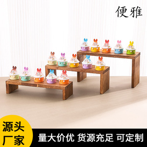 En stock, hay un juego de tres piezas de madera de nogal negro para guardar muñecas, un expositor de juguetes lindo y moderno, y un expositor de joyas. - Product Image 2