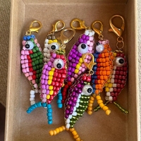 Colgante de pez con cuentas de colores, superventas, accesorio DIY de colores dopamina para llavero, collar y bolso