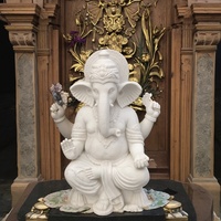 Sculpture en marbre sculptée grandeur nature, style européen, décorative religieuse, représentant le Dieu Indien à tronc d'éléphant, pour église