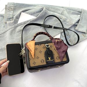 Ladies' Simple <b>square</b> Handbag, Suitable for Daily Use. the Interior Lining Is Made of Comfortable Polyester Material.356 - Product Image 2