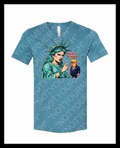 T-Shirt Unisex Quiet Piggy Liberty Edition con Scollo a V, Manica Corta, Stampa Grafica Digitale, Abbigliamento Promozionale - Product Image 2