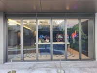 Puertas Plegables de Patio de Gran Envergadura con Certificación ISO y Vista Panorámica, con Opción de Mosquitera Invisible para Villas de Lujo en Asia
