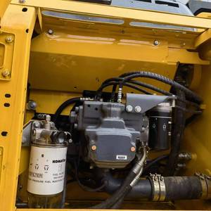 Excavadora de cadenas Komatsu PC240LC-8 usada, 24 toneladas, motor de 6.69L, 118kW de potencia, pocas horas de trabajo, capacidad de la cucharón de 1.3m, modelo 2020 - Product Image 6