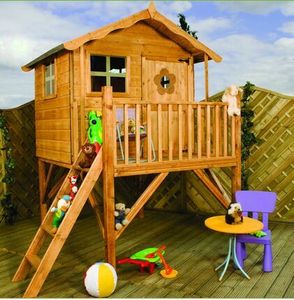 Casa de juegos infantil de madera en oferta - Product Image 1