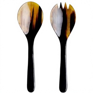 Cuchara de Cuerno de Búfalo de Diseño Clásico Distintivo, con Mango Largo, Pulido a Espejo, Vajilla Fina con Acabado Exquisito Hecho a Mano - Product Image 1