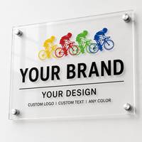 Plaque de porte personnalisée en acrylique transparent avec bord poli et matériel de fixation pour la décoration murale des chambres d'hôtel, des bureaux, etc. ODM