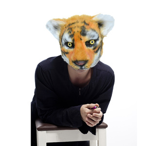 Maschera realistica a forma di testa di leone o tigre, soffice, con base in pelliccia sintetica PS, costume da animale per cosplay di Halloween, copricapo peloso per feste ed eventi. - Product Image 4