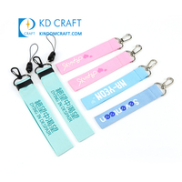 Perlengkapan Lanyard Desainer Kustom Merek Pemegang Kunci Dompet Tali Pergelangan Tangan Nilon Warna-warni Gelang Tangan Pink Lanyard Pendek Gantungan Kunci