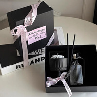 Ensemble cadeau de bougie parfumée à la soja en céramique avec boîte en rotin Camellia Peony, adapté pour la Saint-Valentin, cadeau d'anniversaire, décoration de la maison