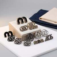 Étiquettes de vêtements écologiques en métal plaqué, design personnalisé, logo en relief 3D, découpe au laser, forme ronde/carrée/rectangulaire, nom de marque