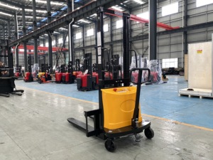 Goedkope prijs Nieuwe Volledig Elektrische Hydraulische Stapelwagen Draagbare Pallettruck Stapelwagen Zelfheffend AWD Elektrische Zijdelingse Verstelling Loodzuur - Product Image 3