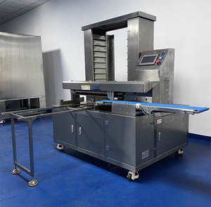 Nueva Máquina Automática para Armar Bandejas para Líneas de Producción de <span class=keywords><strong>Panadería</strong></span> y Alimentos Congelados a Base de Harina de Alto Rendimiento - Product Image 2