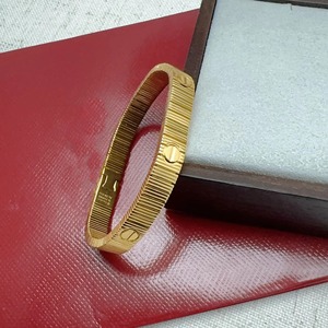 New Hot Selling Striped Bracelet, Stainless Steel 18K Gold Bracelet Fashion Bracelet, Birthday Gift for Men and Women - Product Image 2