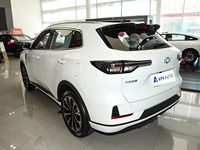 Changan 2025 Qiyuan Q05 True Fragrance Nouvelle voiture en cuir gauche avec pneu R18 Boîte de vitesses automatique FWD Drive Hybrid Fuel Dark Interior