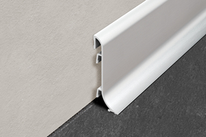 Plinthe PROSKIRTING SHELL en aluminium anodisé argenté, fixée au mur avec du silicone ou vissée - Product Image 2