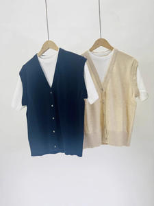 2025 donna elegante stile francese <span class=keywords><strong>maglia</strong></span> a maniche corte con <span class=keywords><strong>scollo</strong></span> a V nuovo arrivo collezione primavera estate maglione nero bianco a contrasto - Product Image 4